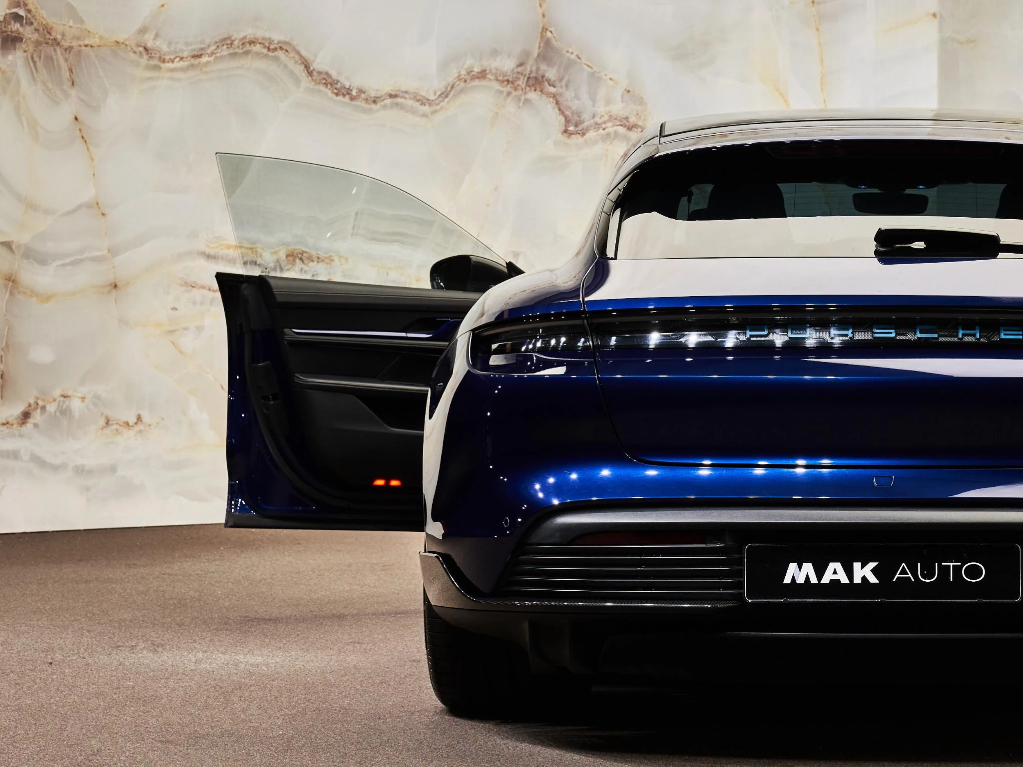 Hoofdafbeelding Porsche Taycan