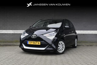 Hoofdafbeelding Toyota Aygo Toyota Aygo 1.0 VVT-i x-play / Automaat / Camera / Carplay