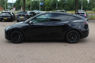 Tesla Model Y Long Range AWD 75 kWh / Autopilot / Panoramadak / Camera / 20'' / Keyless / Leder / Dodehoek / Navigatie / Stoelverwarming
