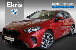 Hoofdafbeelding BMW 1 Serie BMW 1 Serie 120 | M Sportpakket Pro | Alcantara | Stoel & Stuurwielverwarming | Dodehoekdetectie | Comfort Access | Achteruitrijcamera | Adaptieve LED | Ekris Selection