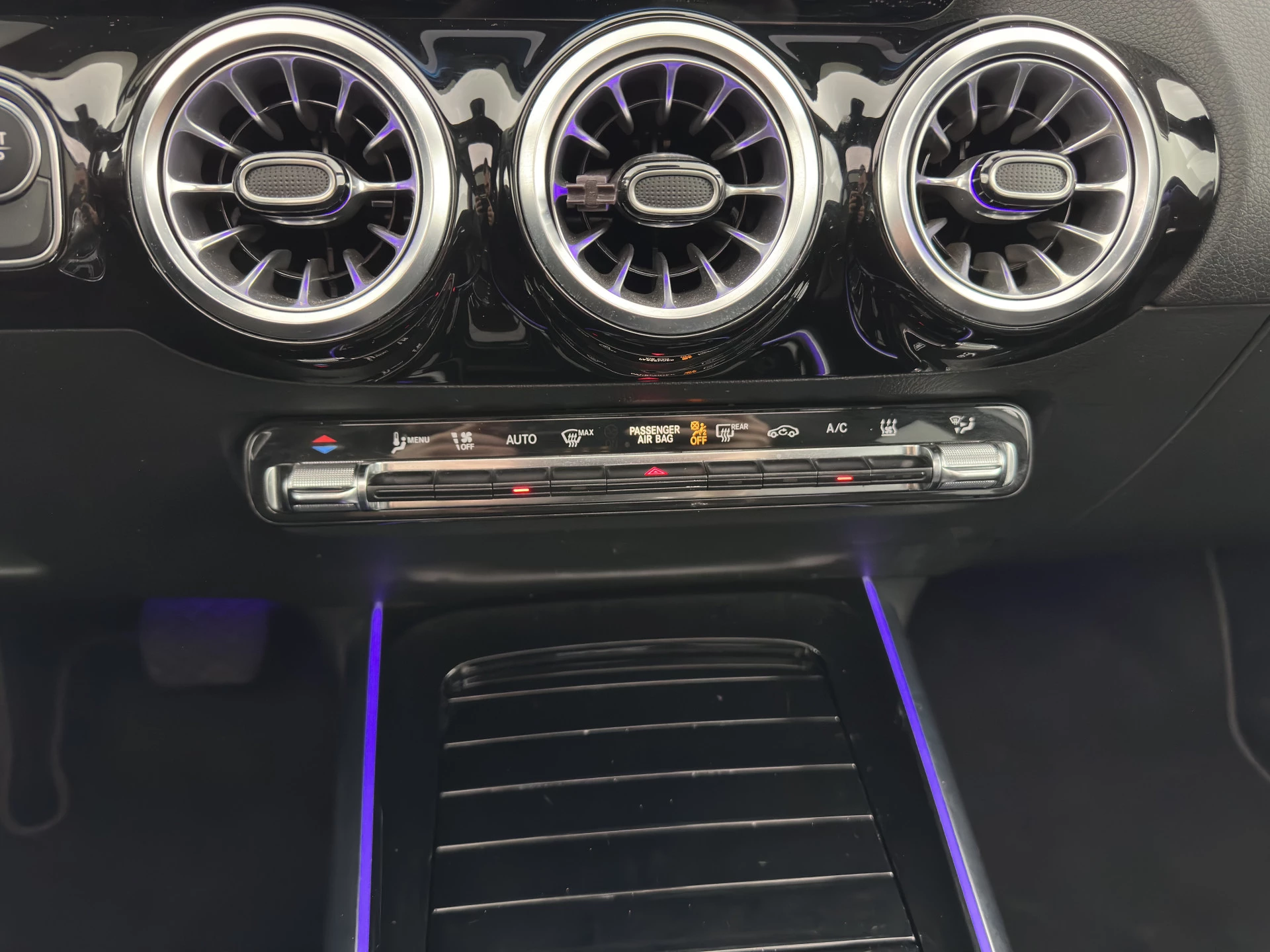 Hoofdafbeelding Mercedes-Benz EQA