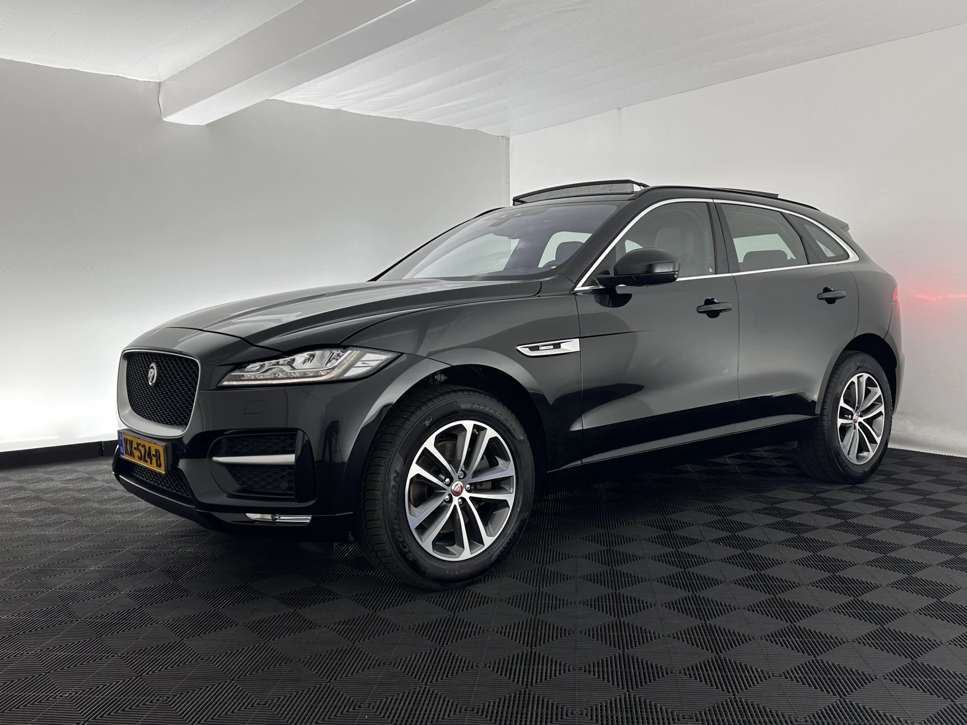 Hoofdafbeelding Jaguar F-PACE