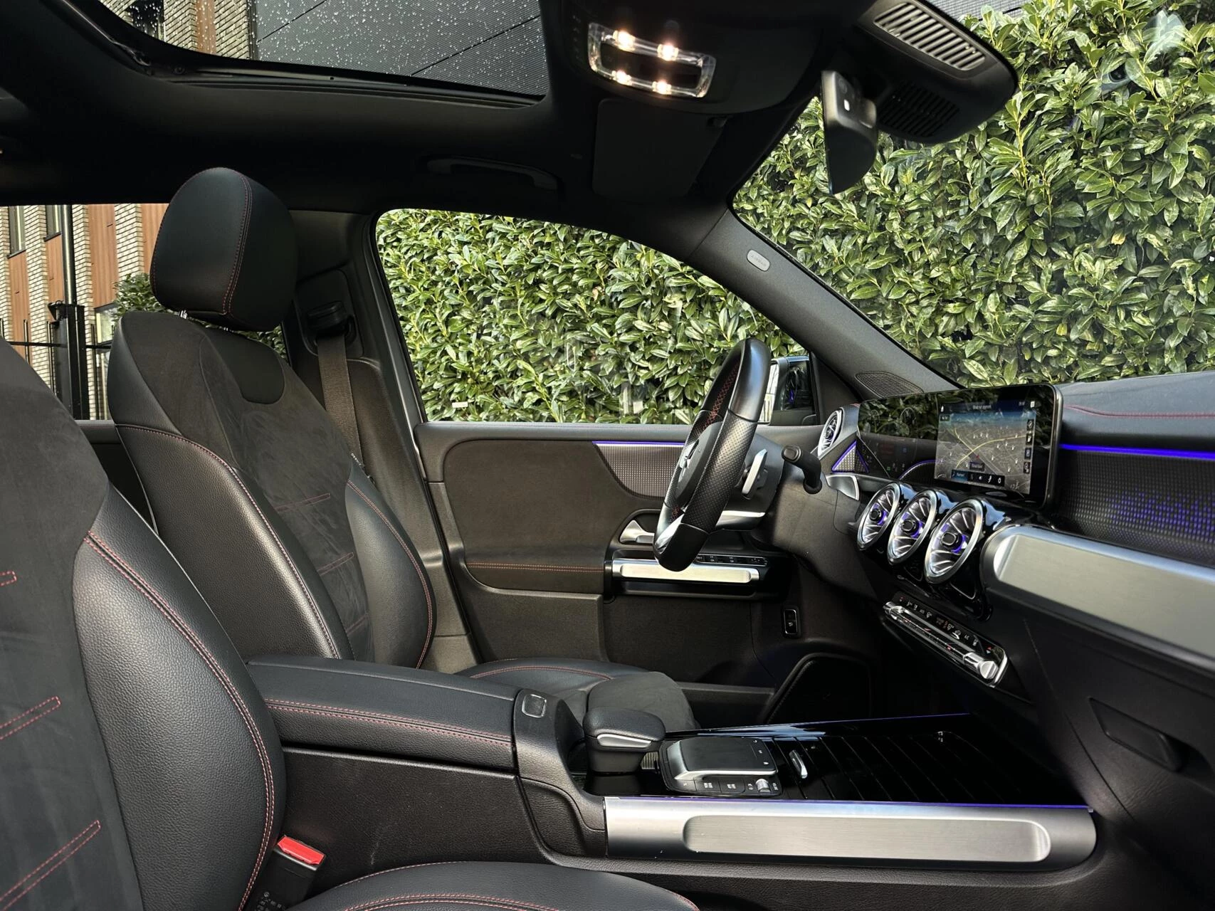 Hoofdafbeelding Mercedes-Benz EQB