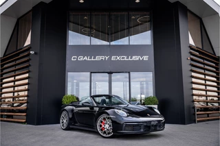 Porsche 911 992 Cabrio 3.0 Carrera 4 S - Sport Chrono l Sport Design l Dealer onderhouden