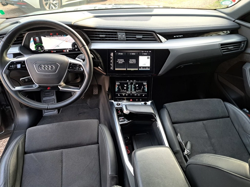 Hoofdafbeelding Audi e-tron