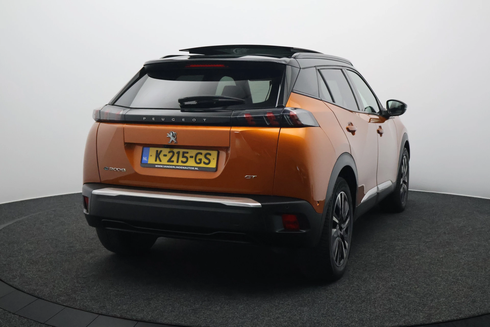 Hoofdafbeelding Peugeot e-2008