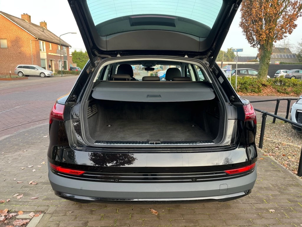 Hoofdafbeelding Audi e-tron