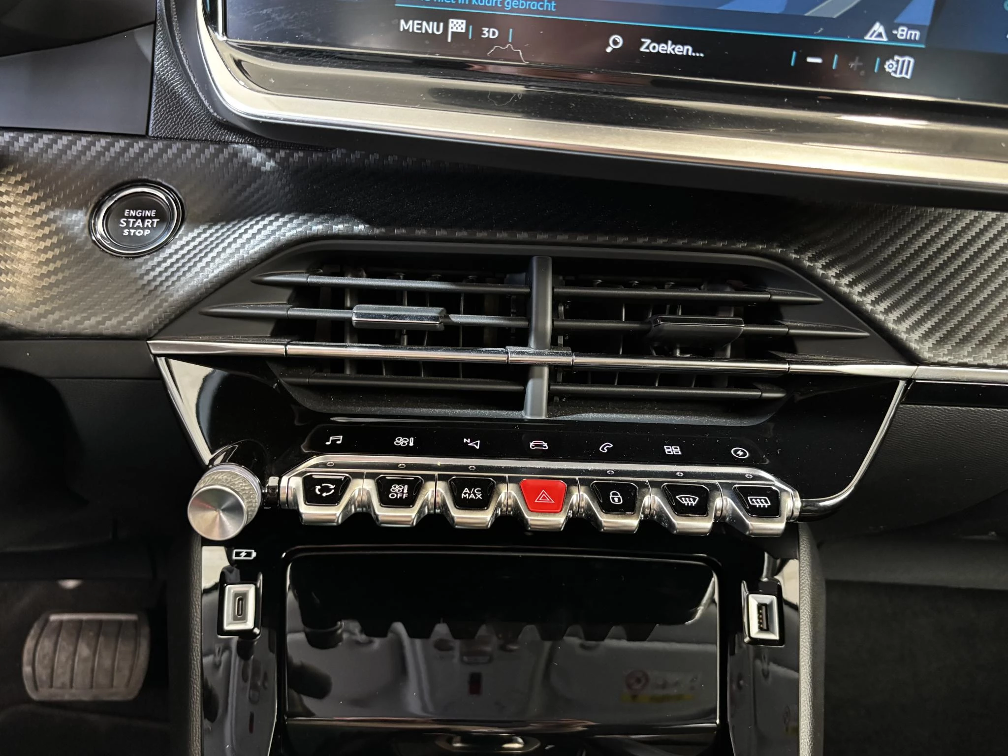 Hoofdafbeelding Peugeot e-2008