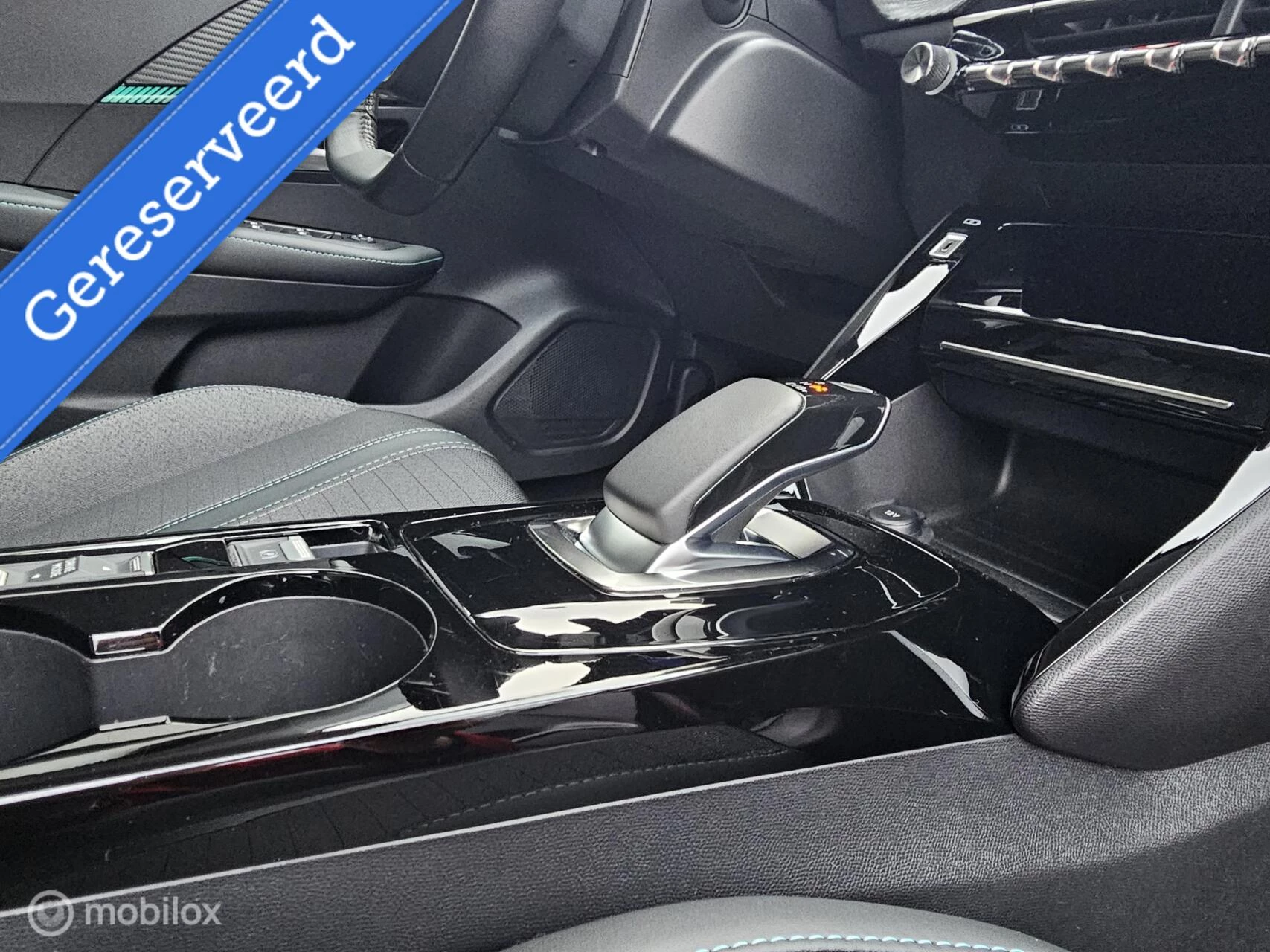 Hoofdafbeelding Peugeot e-208