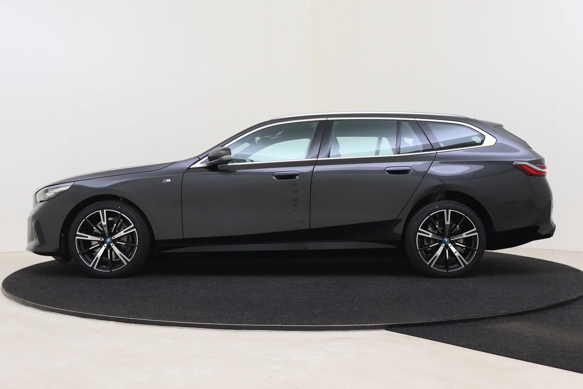 Hoofdafbeelding BMW i5