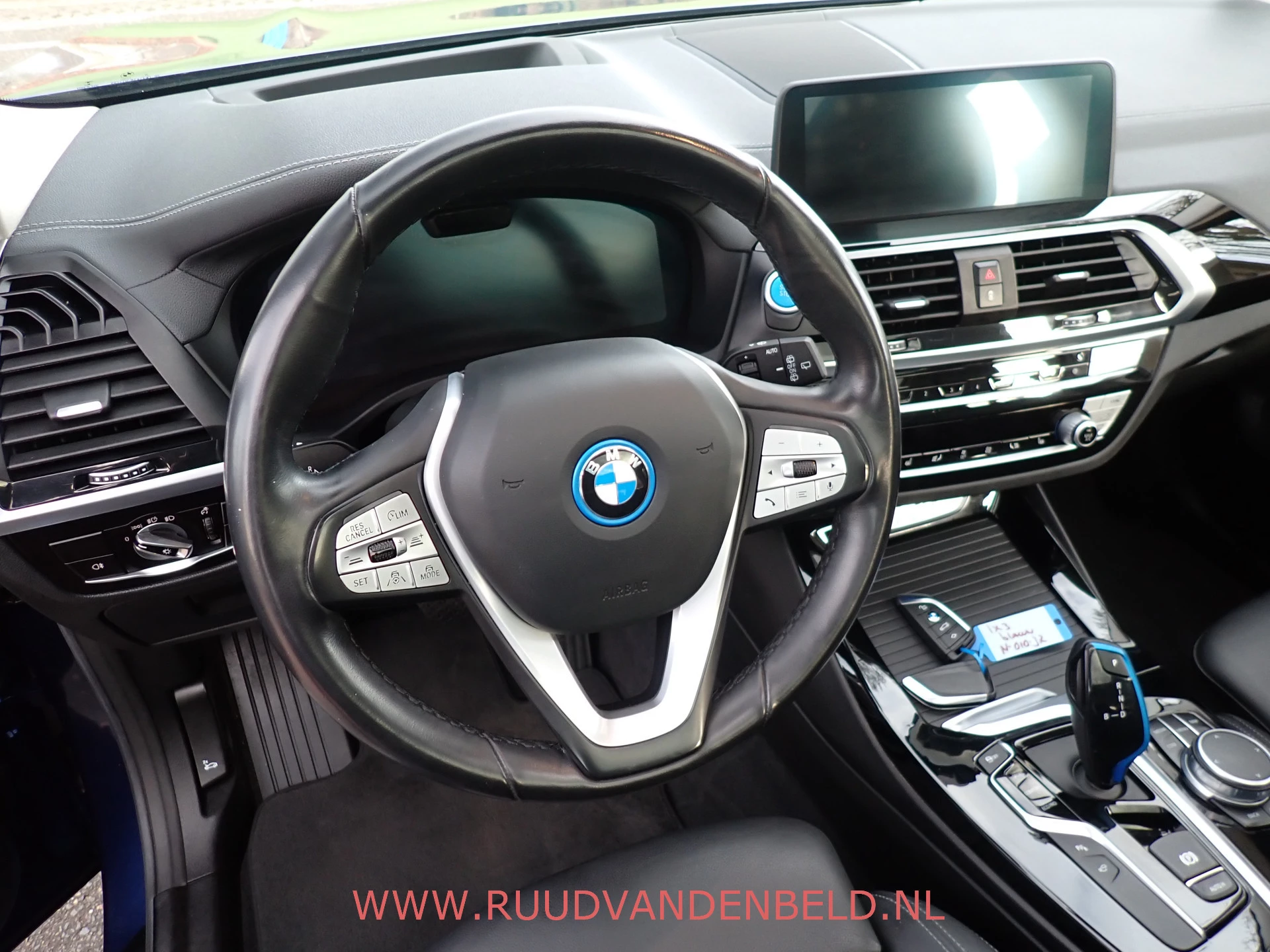Hoofdafbeelding BMW iX3
