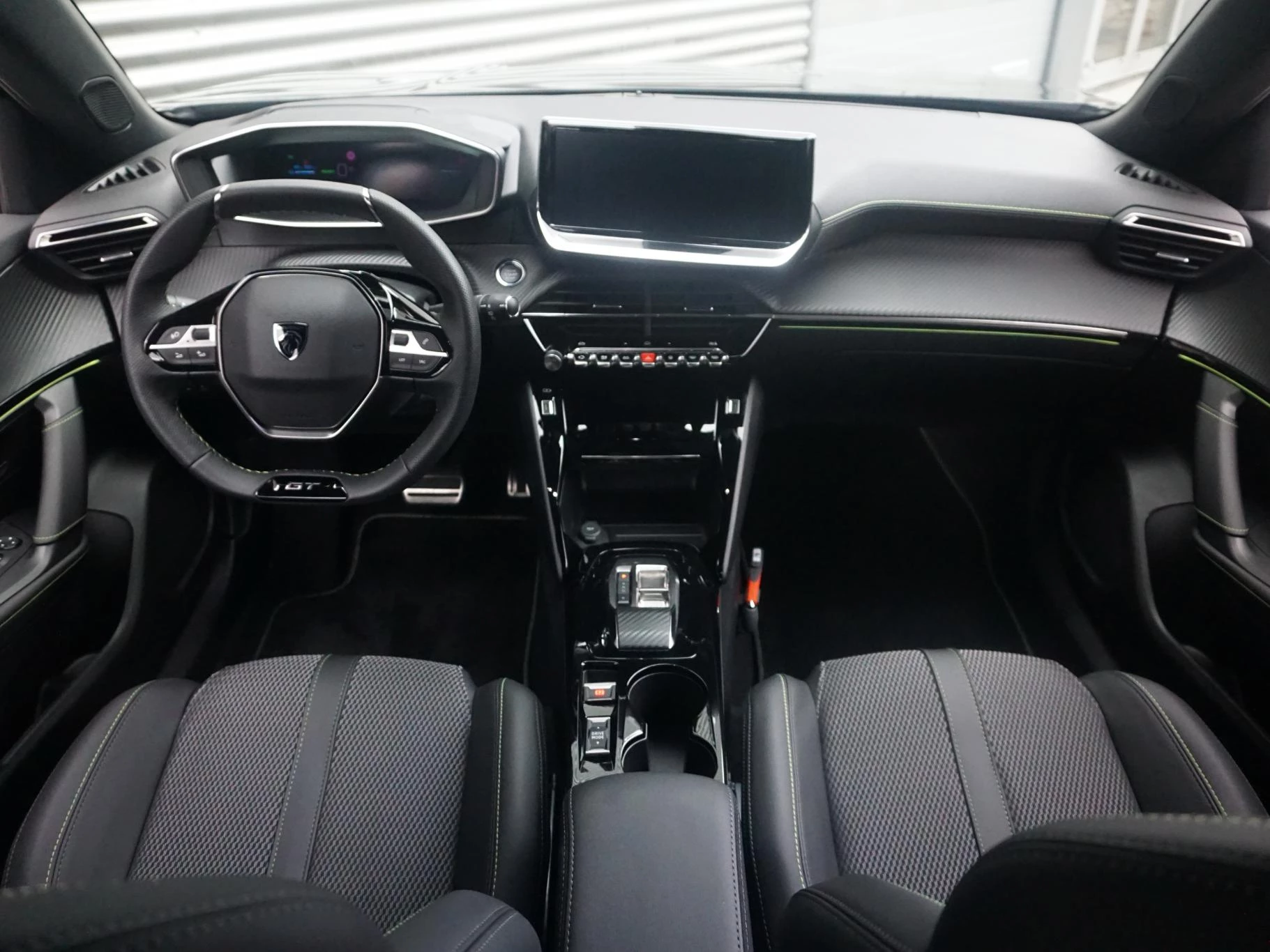 Hoofdafbeelding Peugeot e-2008