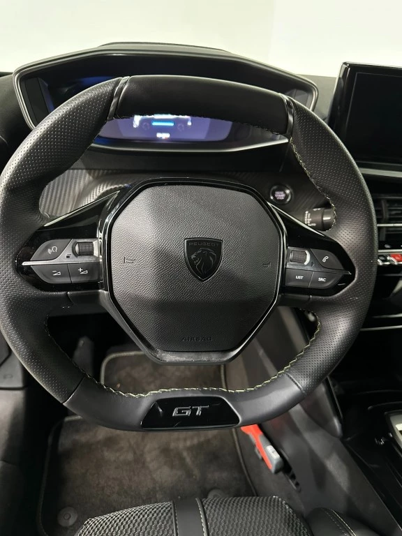 Hoofdafbeelding Peugeot e-2008