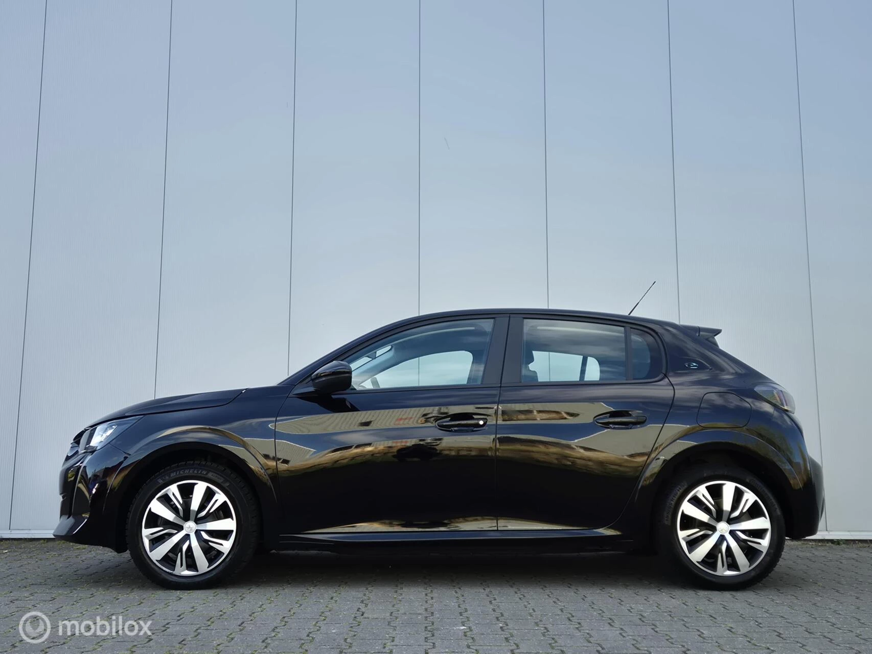 Hoofdafbeelding Peugeot e-208