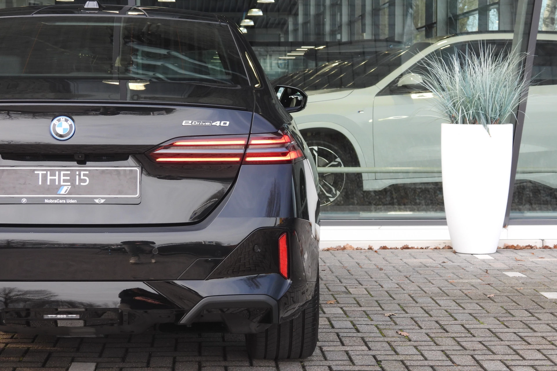 Hoofdafbeelding BMW i5