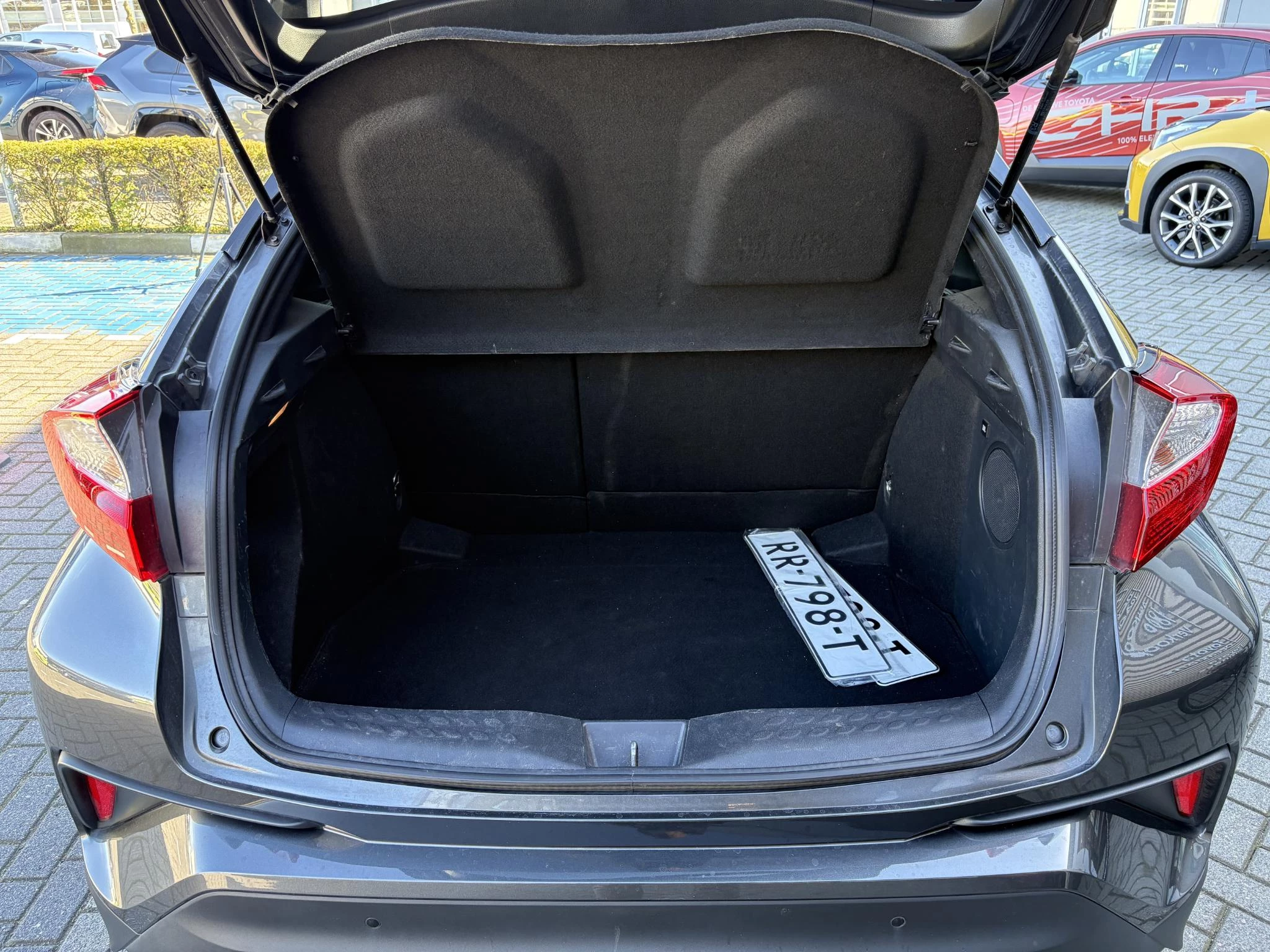 Hoofdafbeelding Toyota C-HR