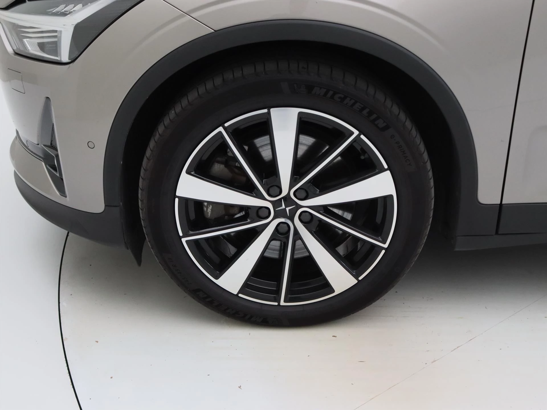 Hoofdafbeelding Polestar 2