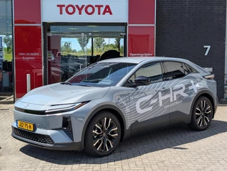 Toyota C-HR+ FIRST EDITION 77KWH 20" VELGEN WARMTEPOMP EL-ACHTERKLEP PRIVACY-GLASS 18"LMV BLIND SPOT STOELVERW. P-SENSOREN