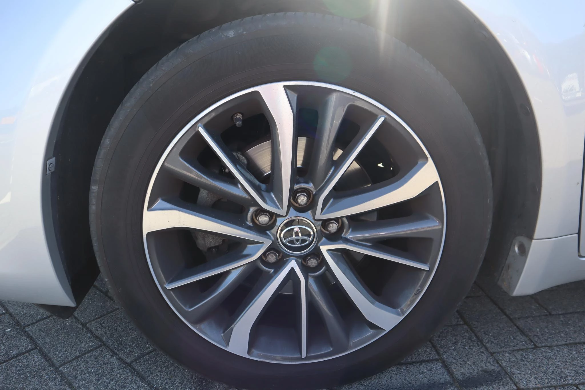 Hoofdafbeelding Toyota Avensis