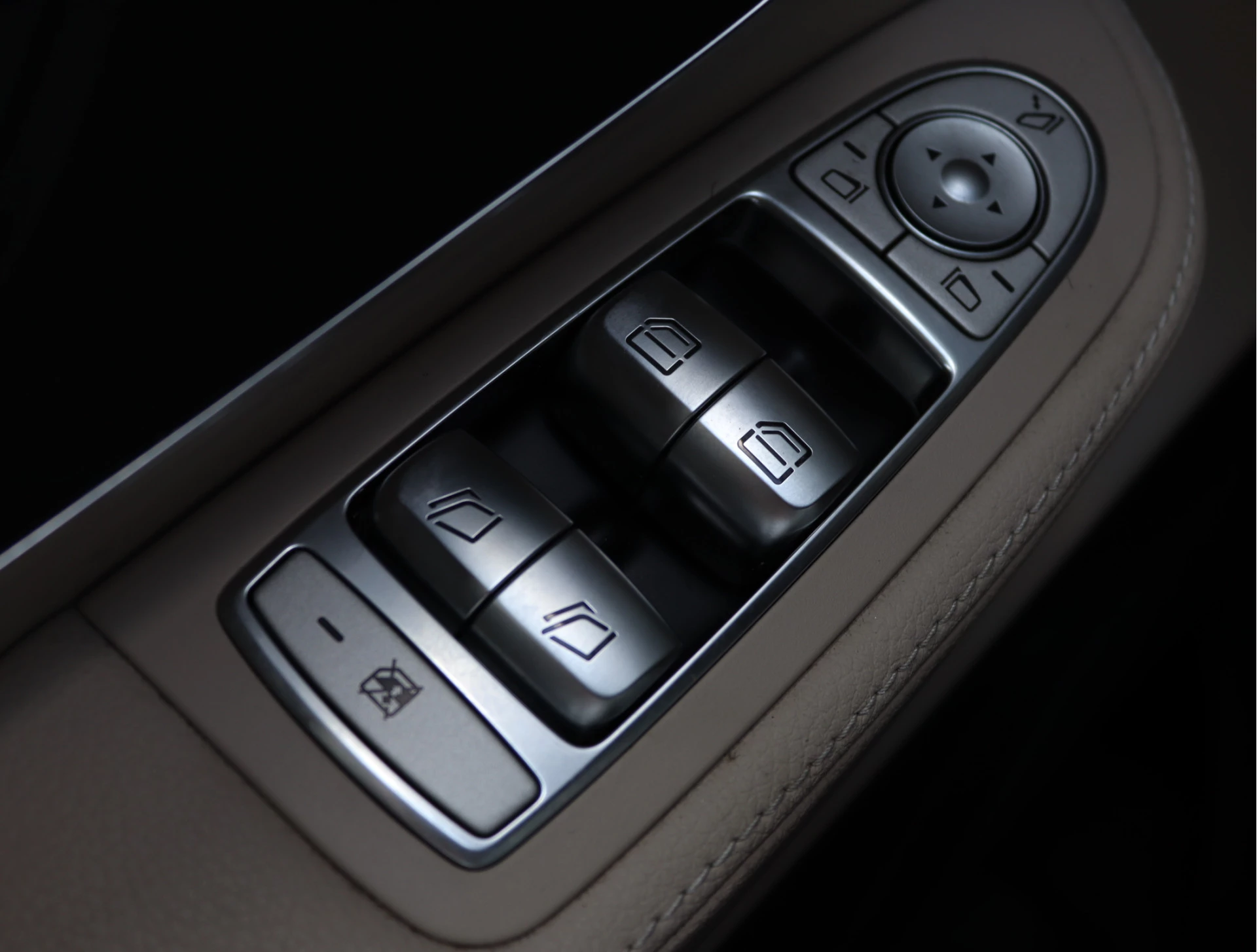 Hoofdafbeelding Mercedes-Benz Marco Polo