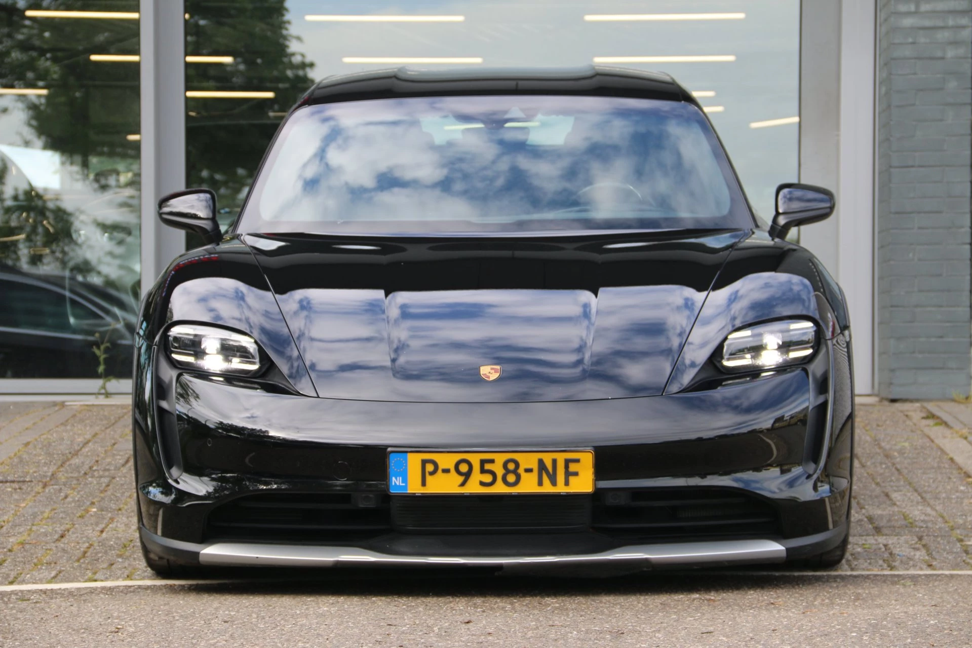 Hoofdafbeelding Porsche Taycan
