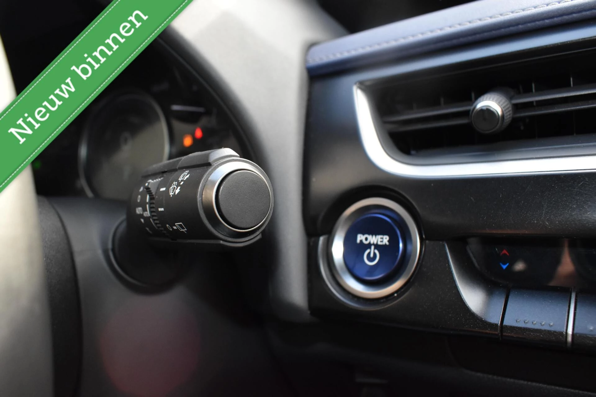 Hoofdafbeelding Lexus UX