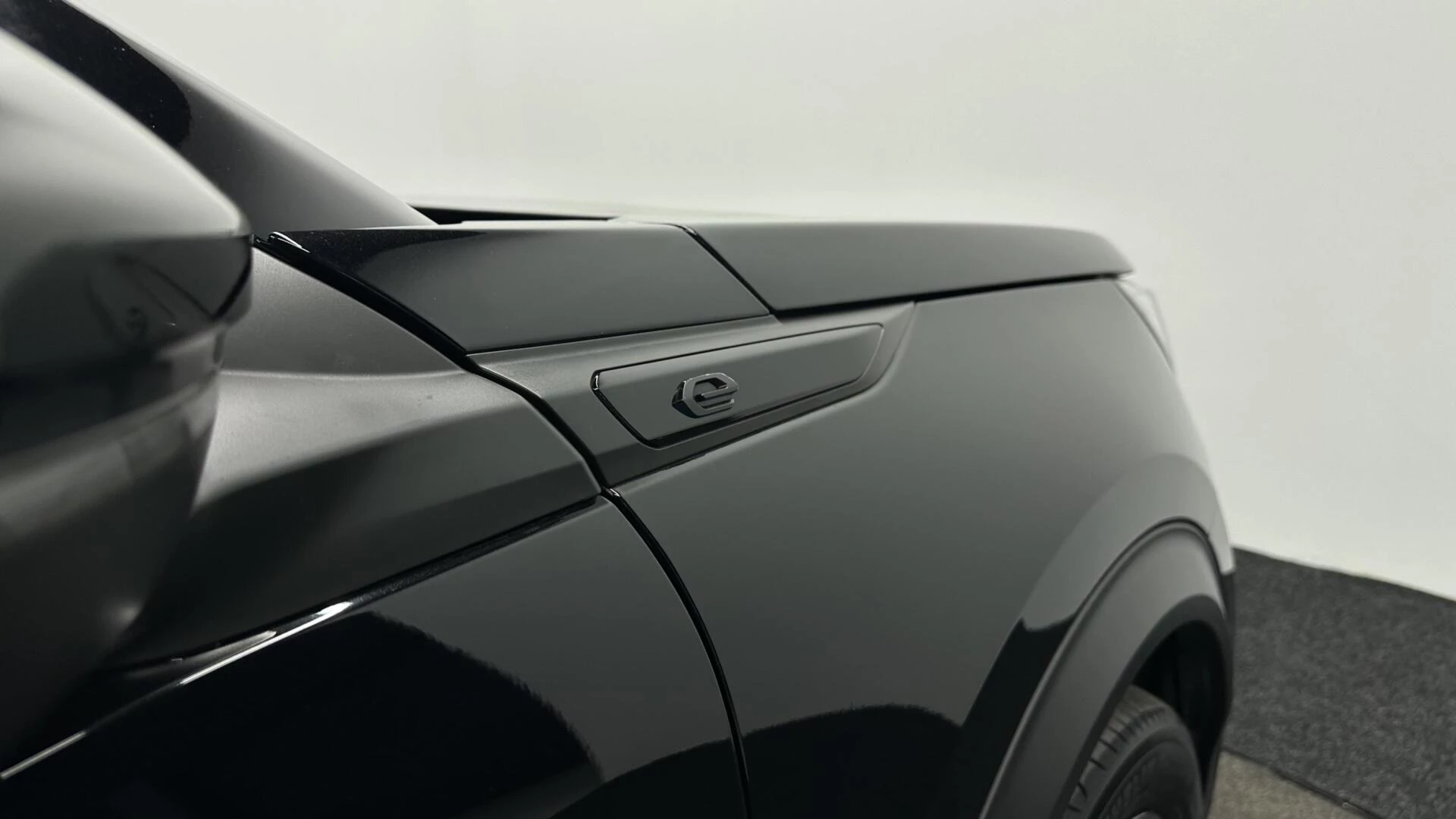 Hoofdafbeelding Peugeot e-2008