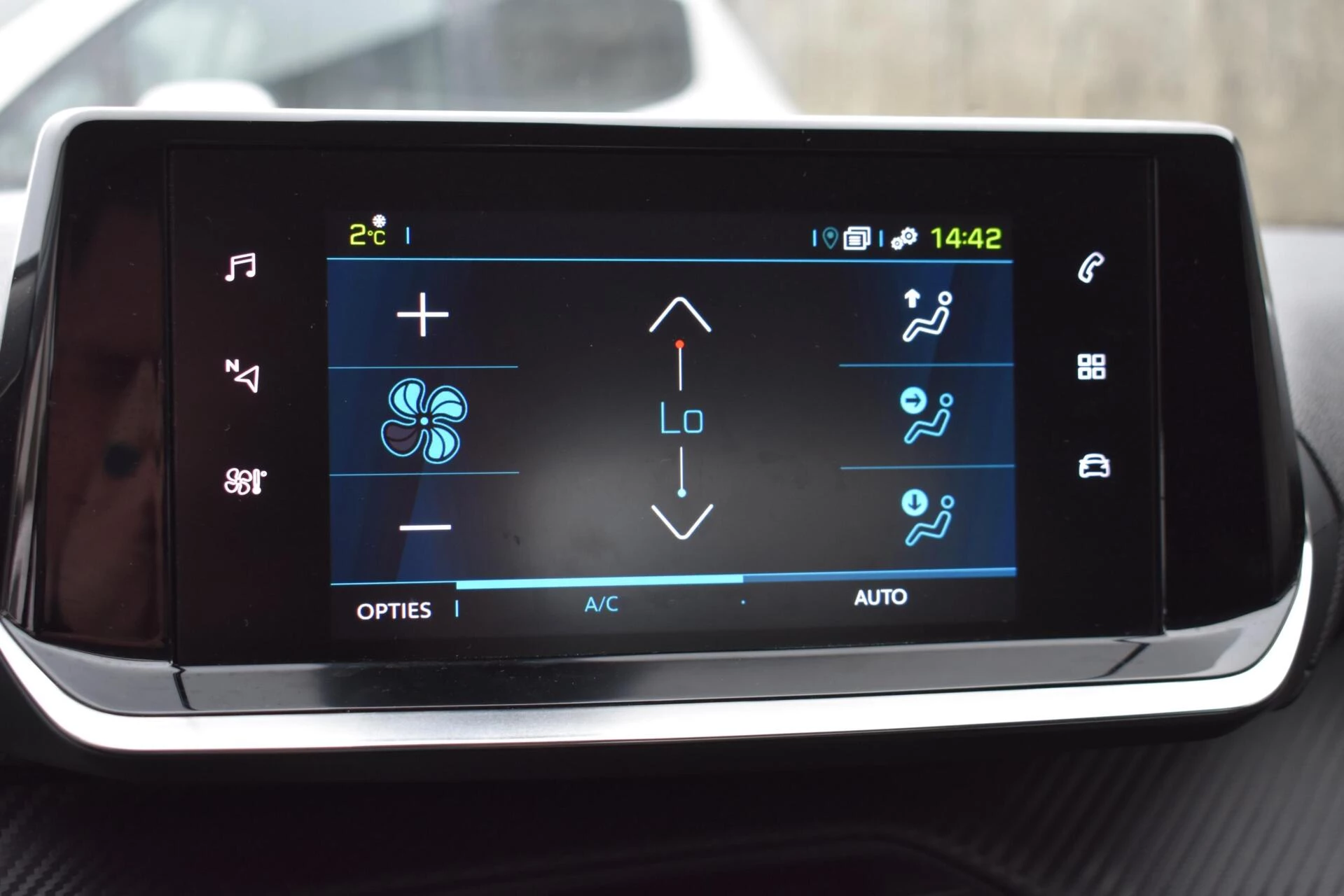 Hoofdafbeelding Peugeot e-208