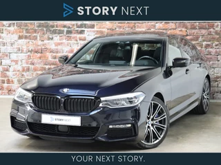 BMW 5 Serie Sedan 540i xDrive High Executive M Sport Pakket Automaat / Driving Assistant / Schuif-/kanteldak / Active Steering / Nappa Leder / Stoelventilatie Voorstoelen / Harman Kardon / Head-Up Display / Interieurvoorverwarming / 20 Inch / Shadow Line / Comfortstoelen