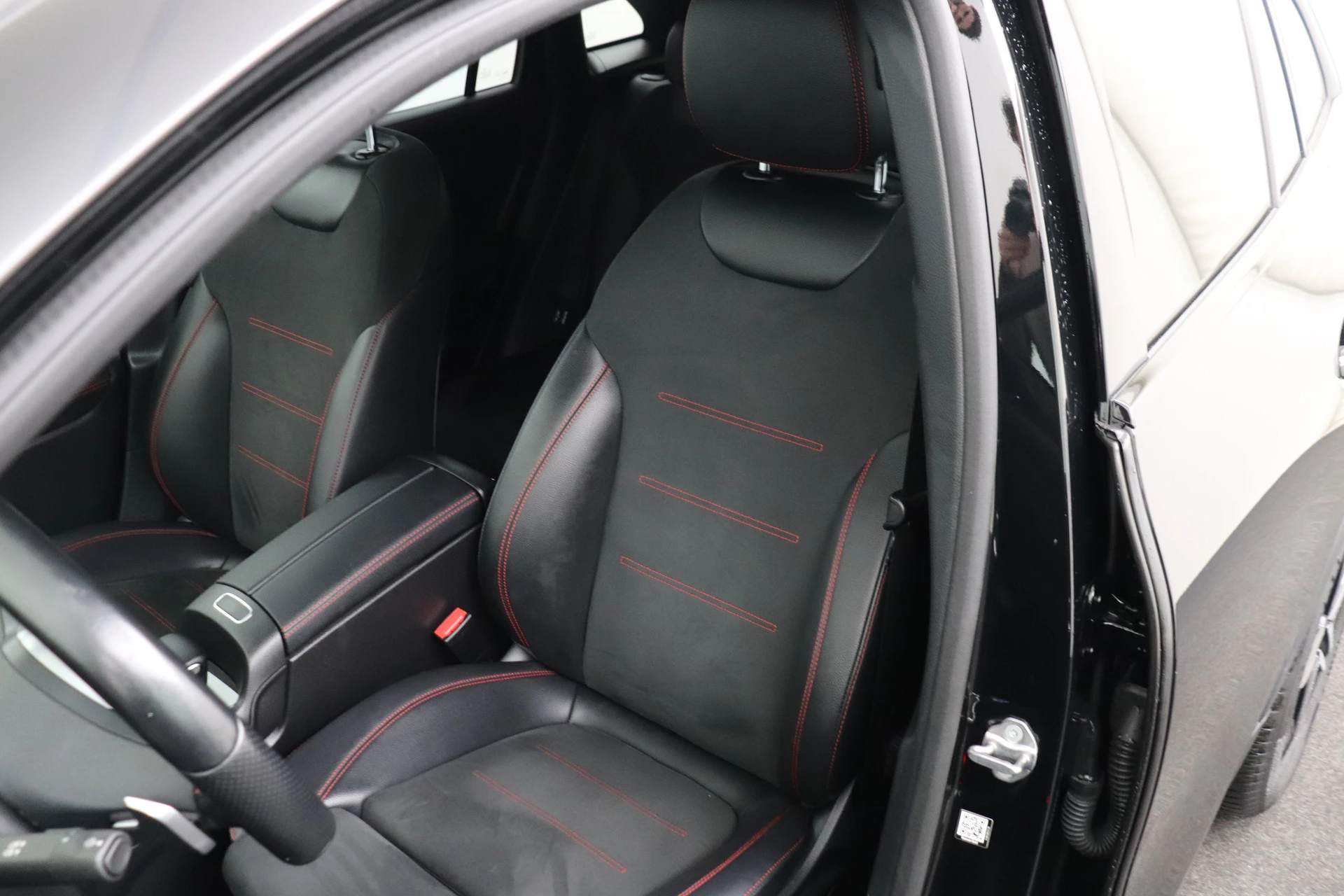 Hoofdafbeelding Mercedes-Benz EQA