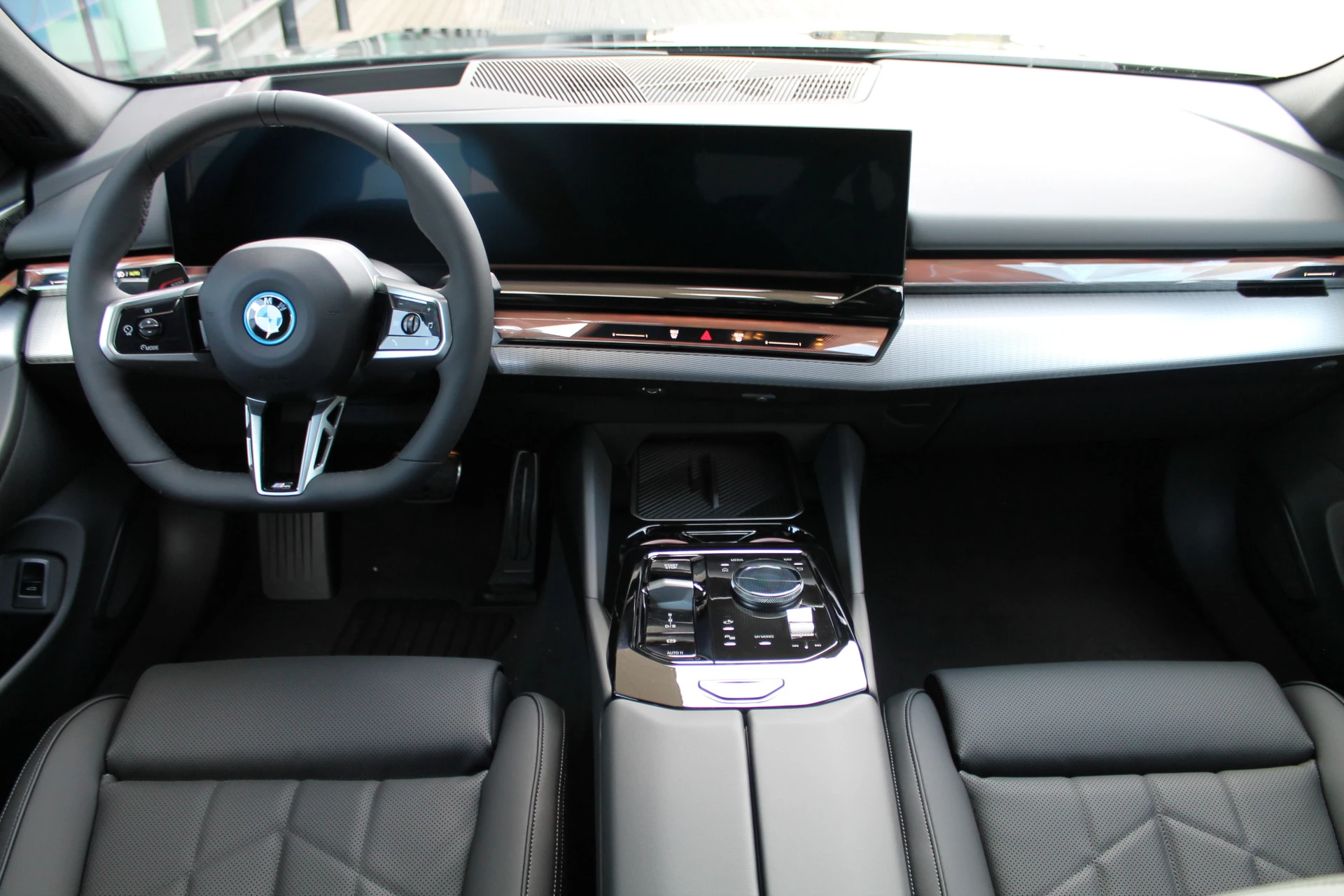 Hoofdafbeelding BMW i5