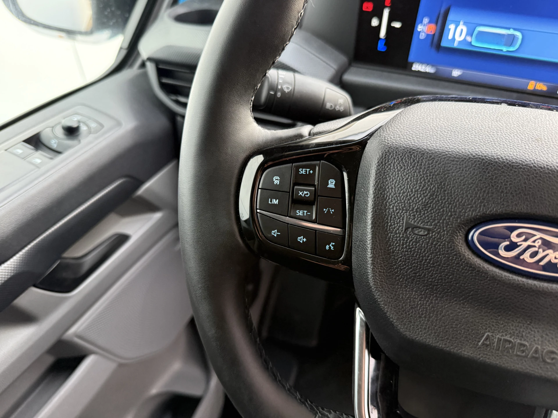 Hoofdafbeelding Ford E-Transit Custom