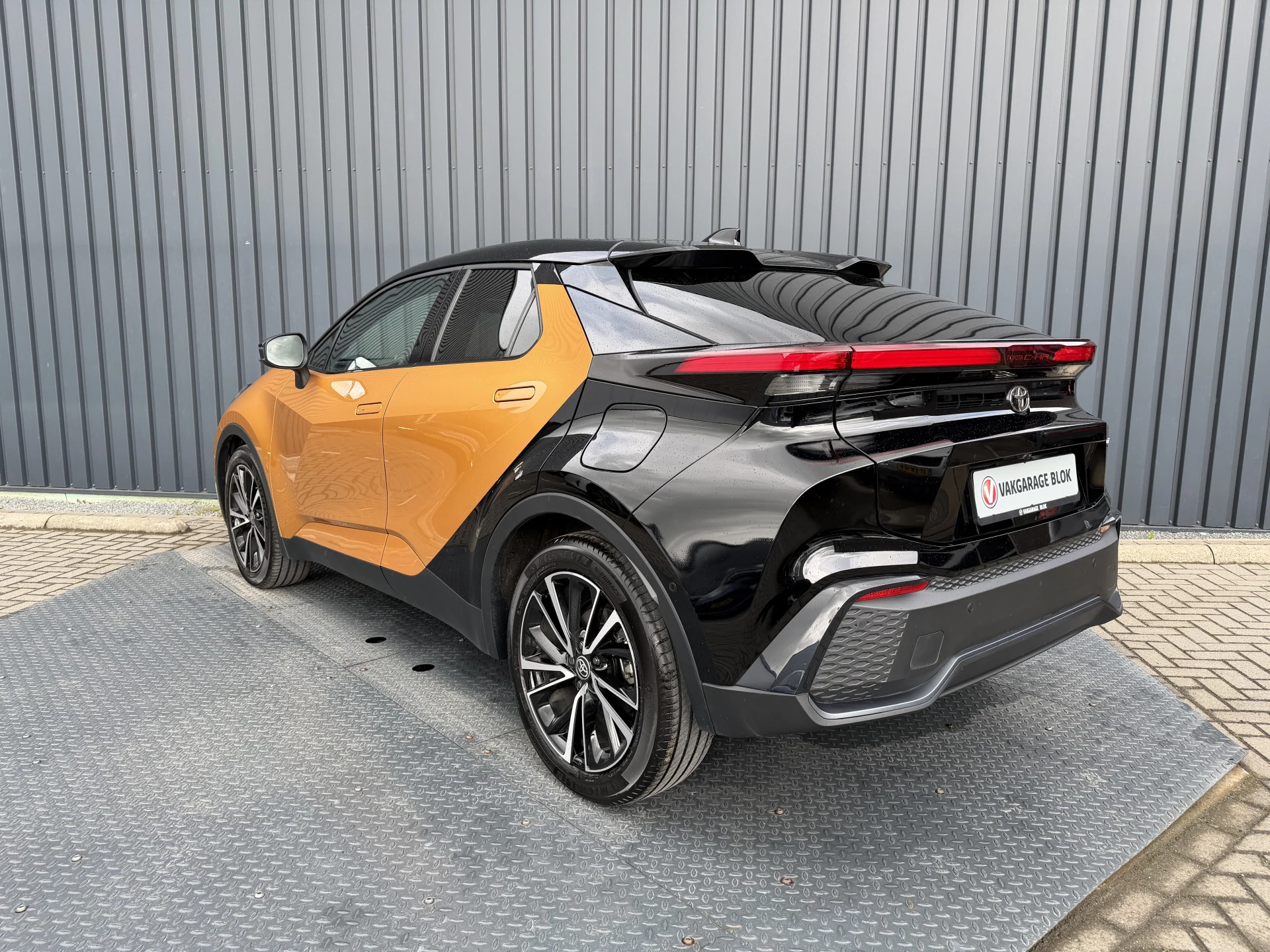 Hoofdafbeelding Toyota C-HR