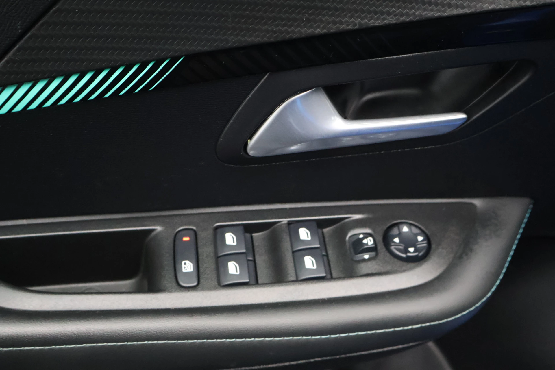 Hoofdafbeelding Peugeot e-208