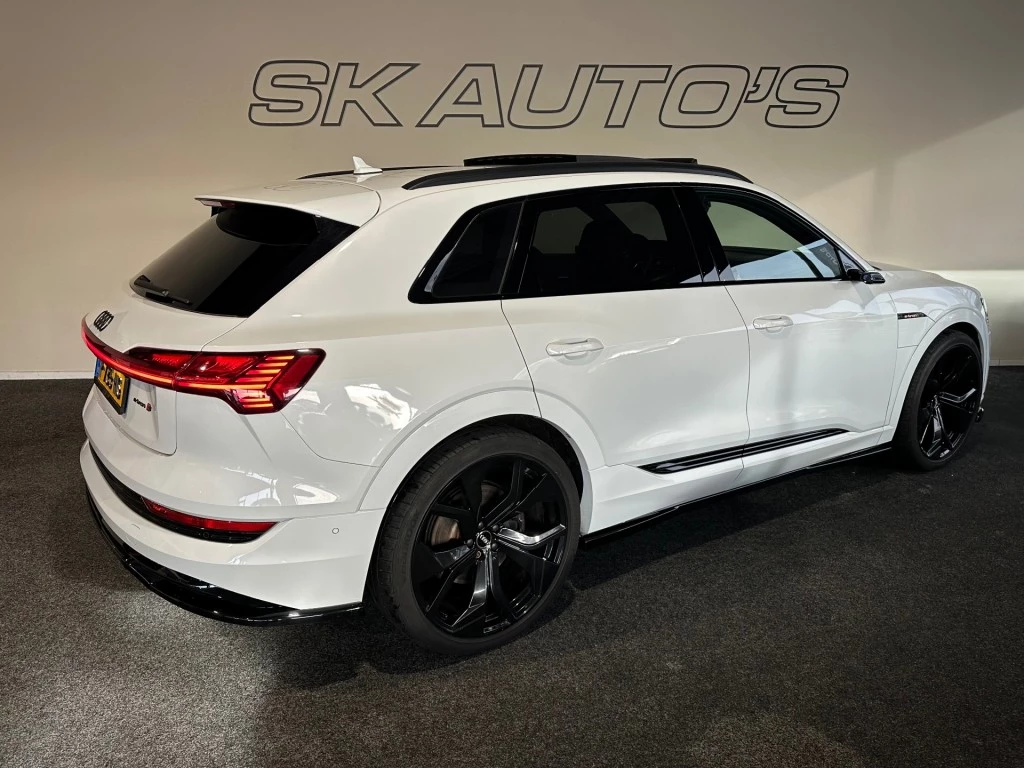 Hoofdafbeelding Audi e-tron