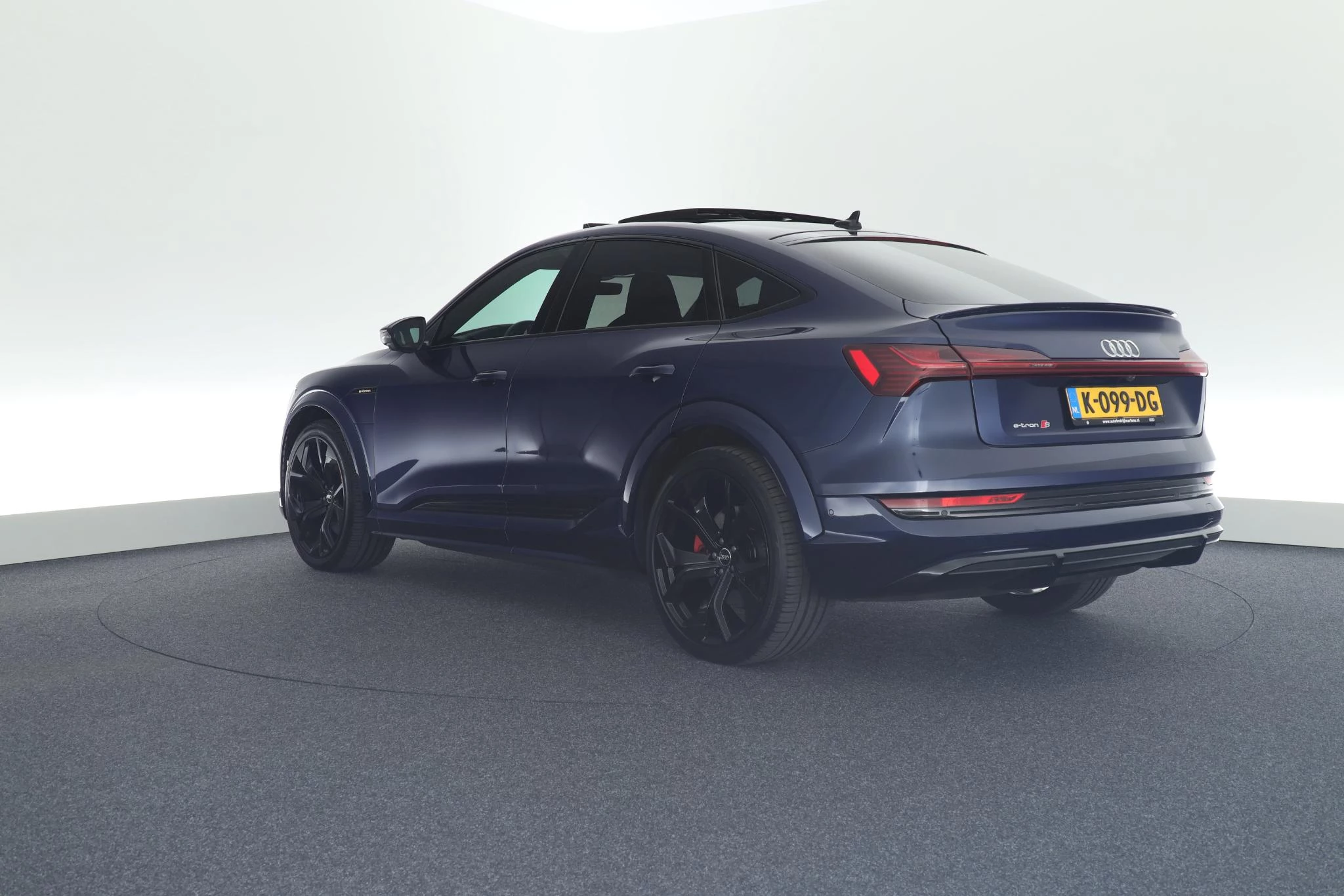 Hoofdafbeelding Audi e-tron