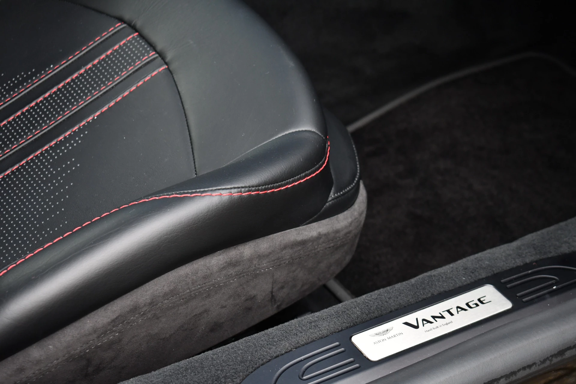 Hoofdafbeelding Aston Martin V8 Vantage