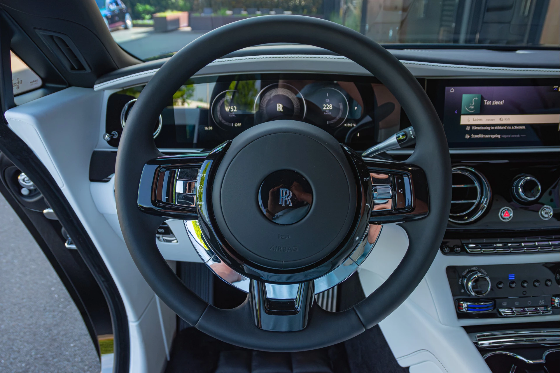 Hoofdafbeelding Rolls-Royce Spectre