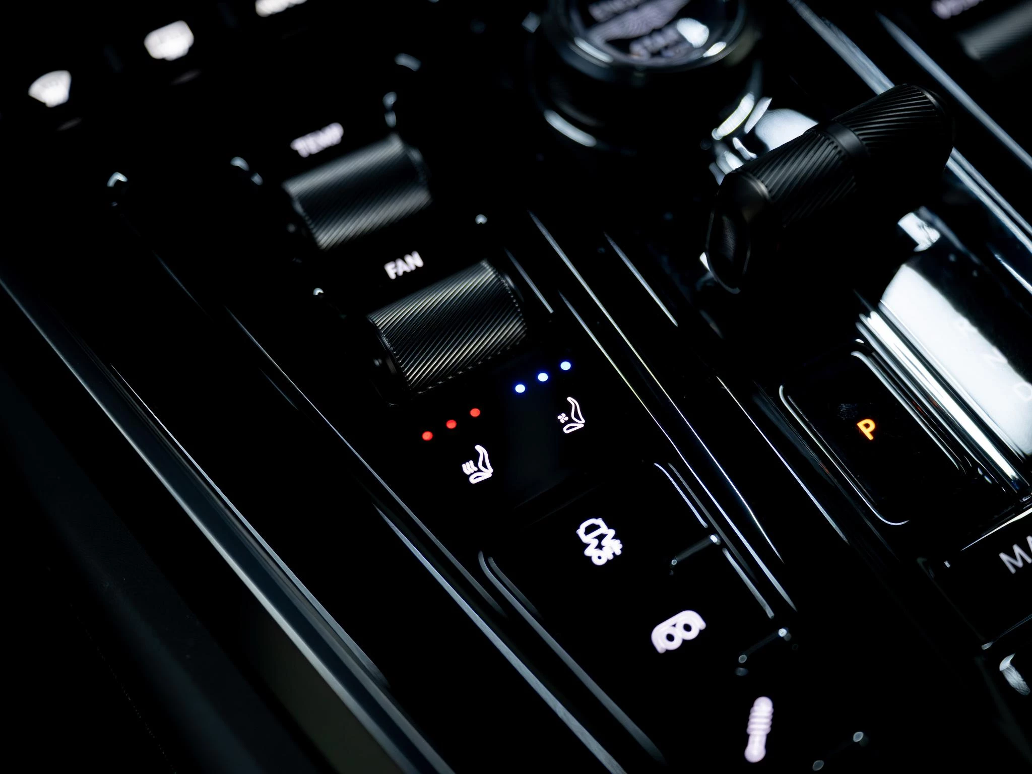 Hoofdafbeelding Aston Martin DBX