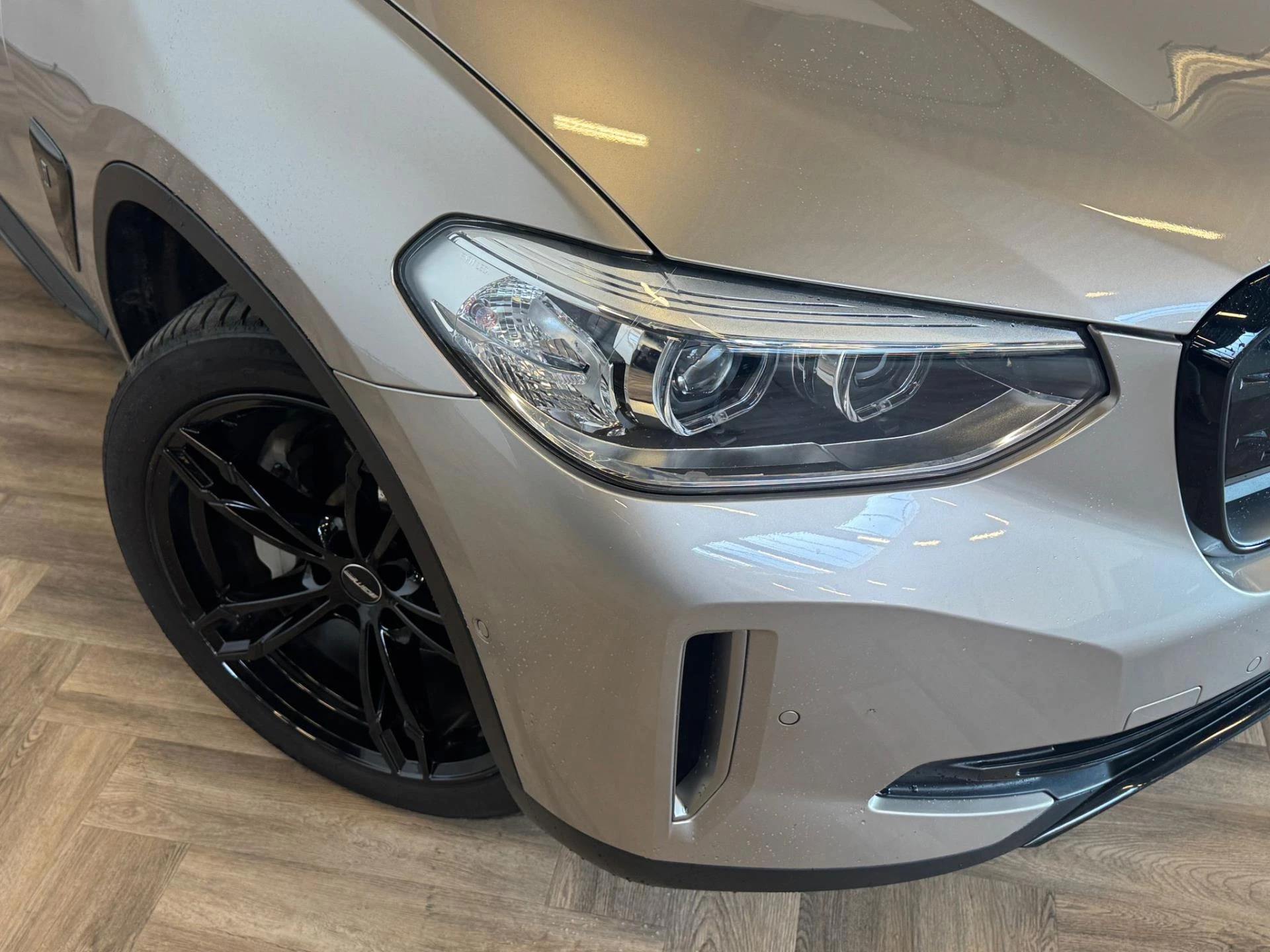 Hoofdafbeelding BMW iX3