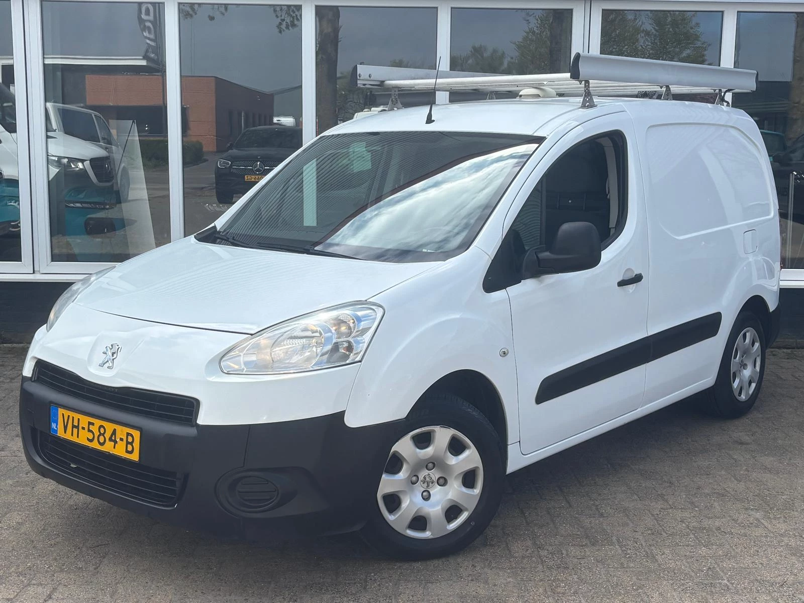Hoofdafbeelding Peugeot Partner