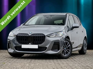 BMW 2 Serie Active Tourer 218i M Sport Trekhaak Panoramadak Stuurwielverwarming Stoelverwarming Keyless Entry