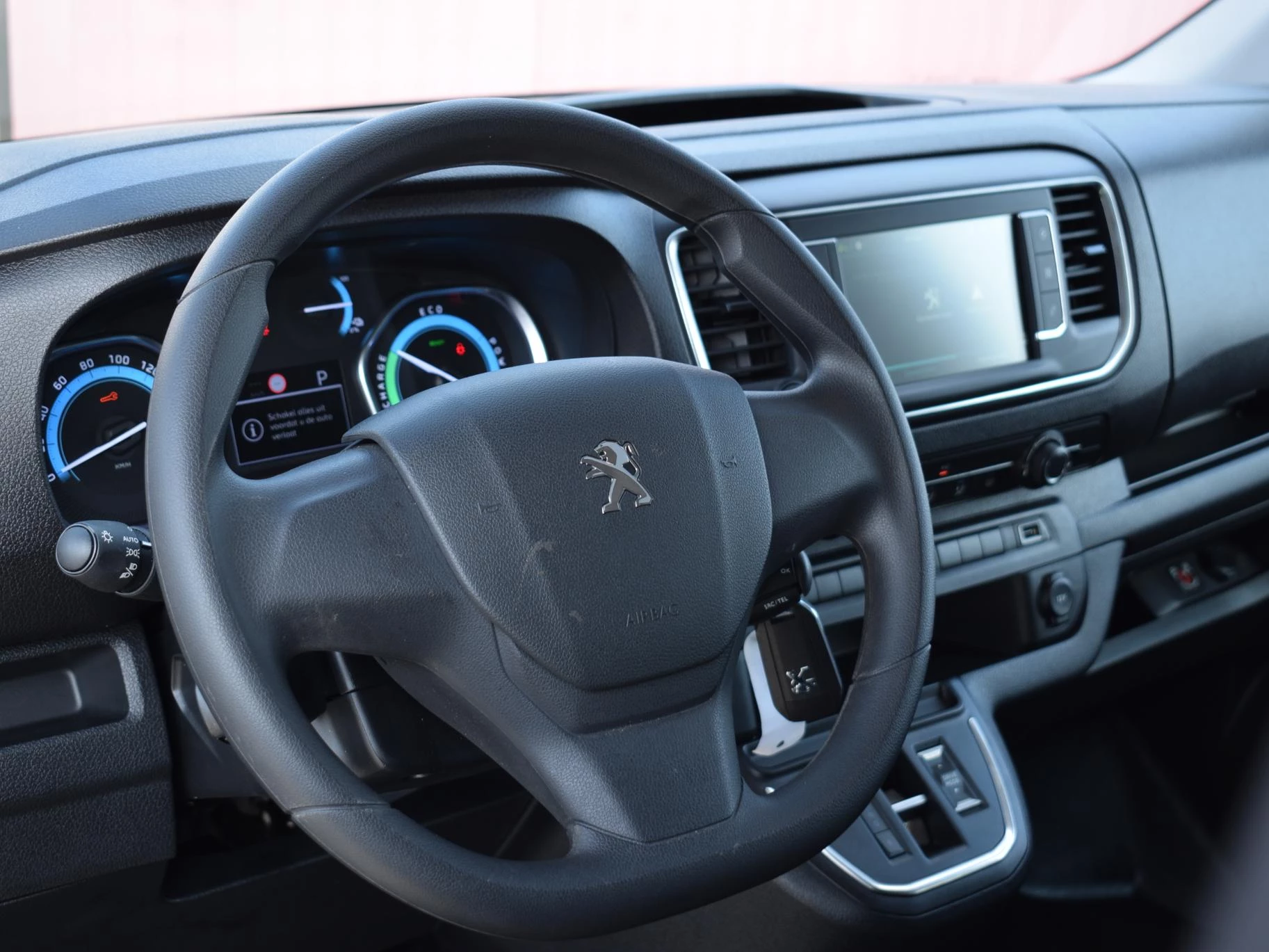Hoofdafbeelding Peugeot e-Expert