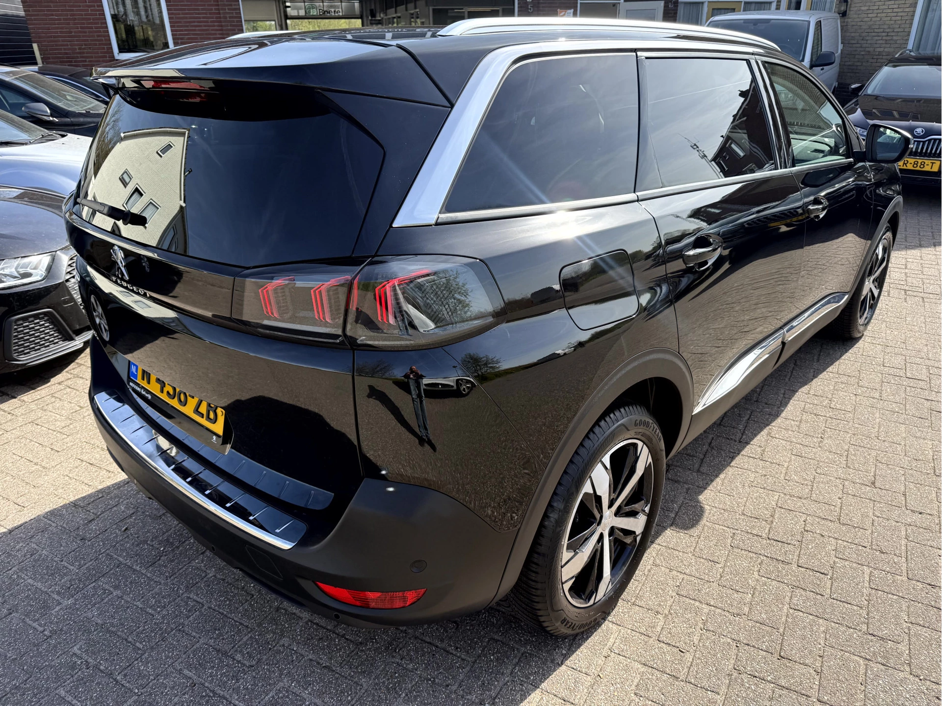 Hoofdafbeelding Peugeot 5008