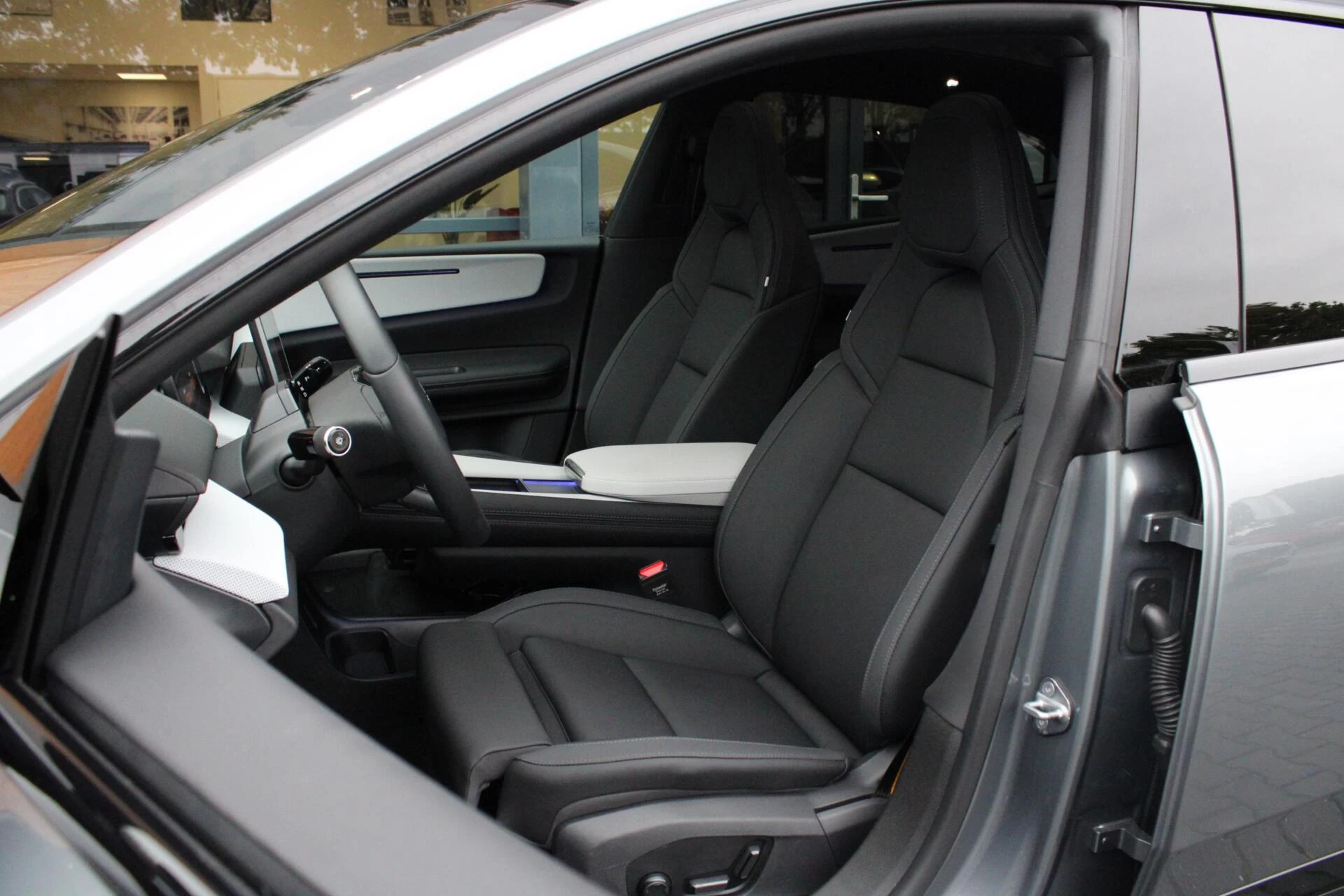 Hoofdafbeelding Polestar 4