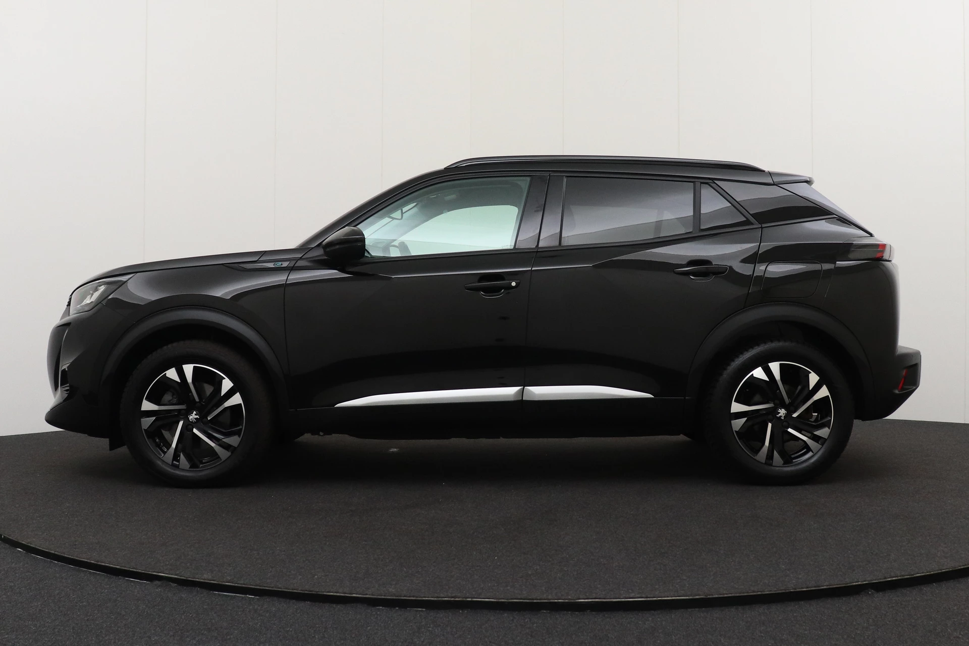 Hoofdafbeelding Peugeot e-2008