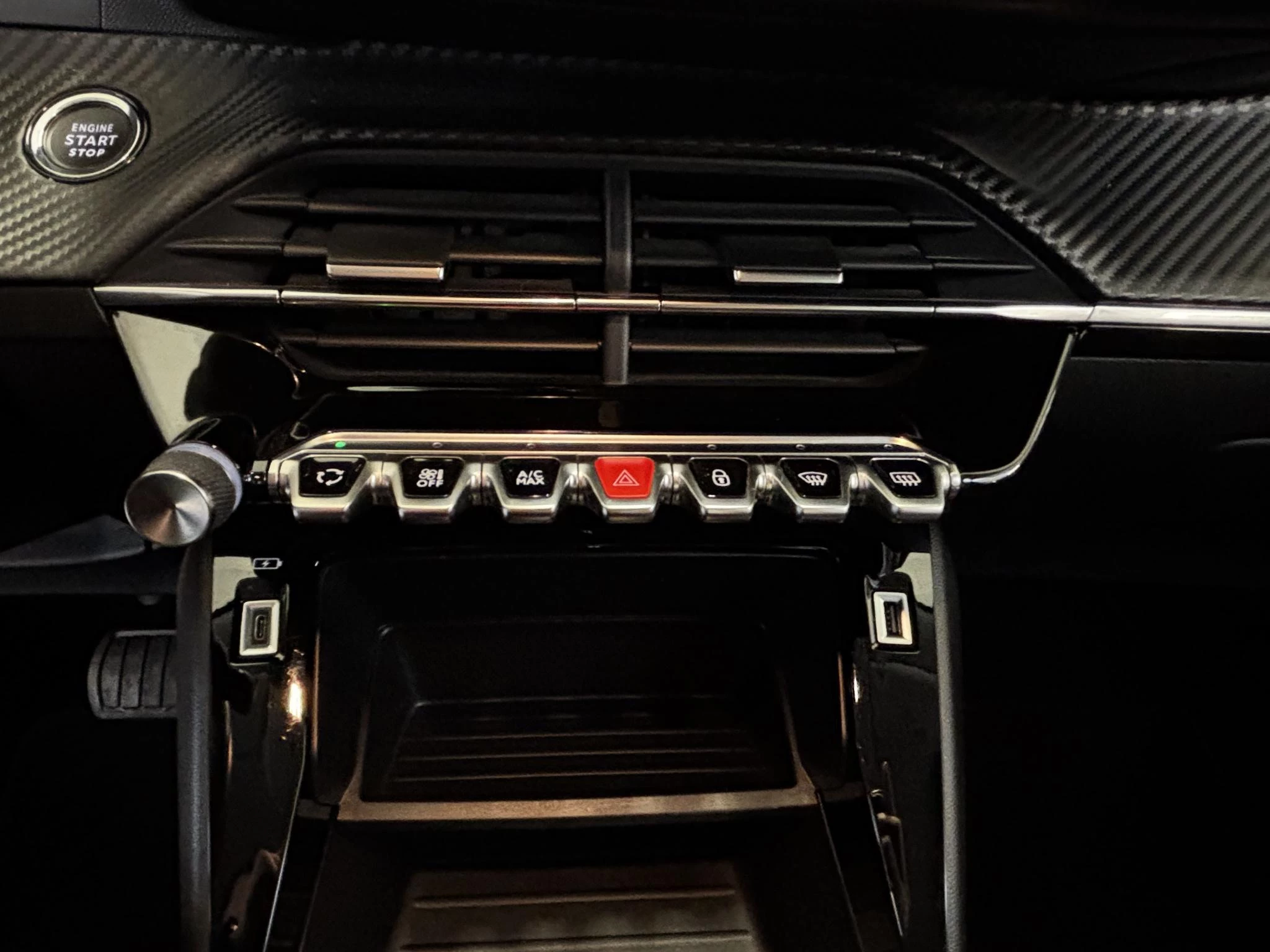 Hoofdafbeelding Peugeot e-2008