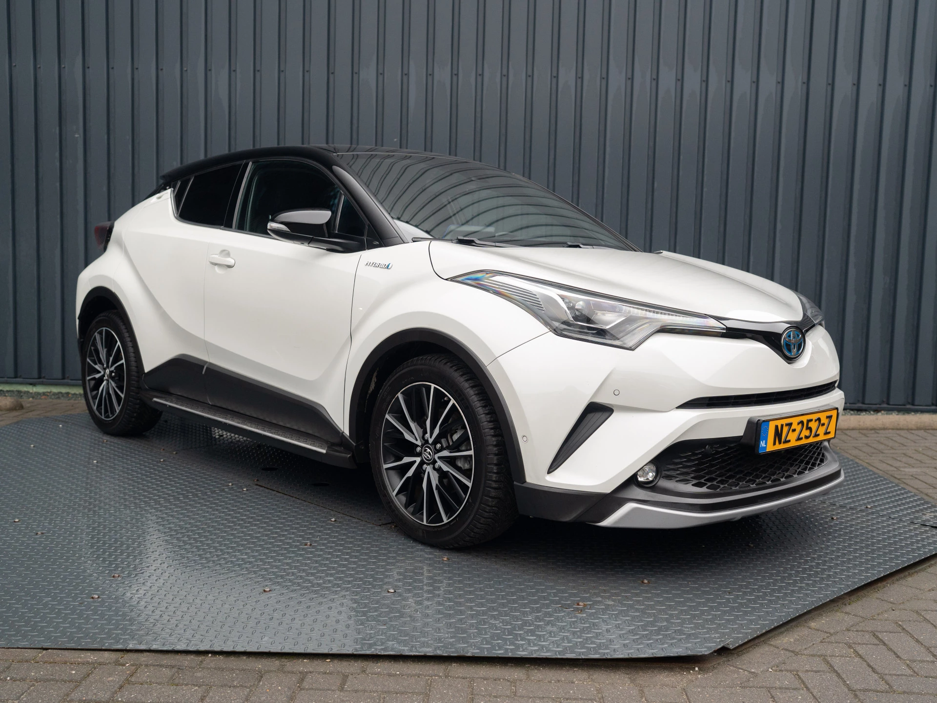 Hoofdafbeelding Toyota C-HR