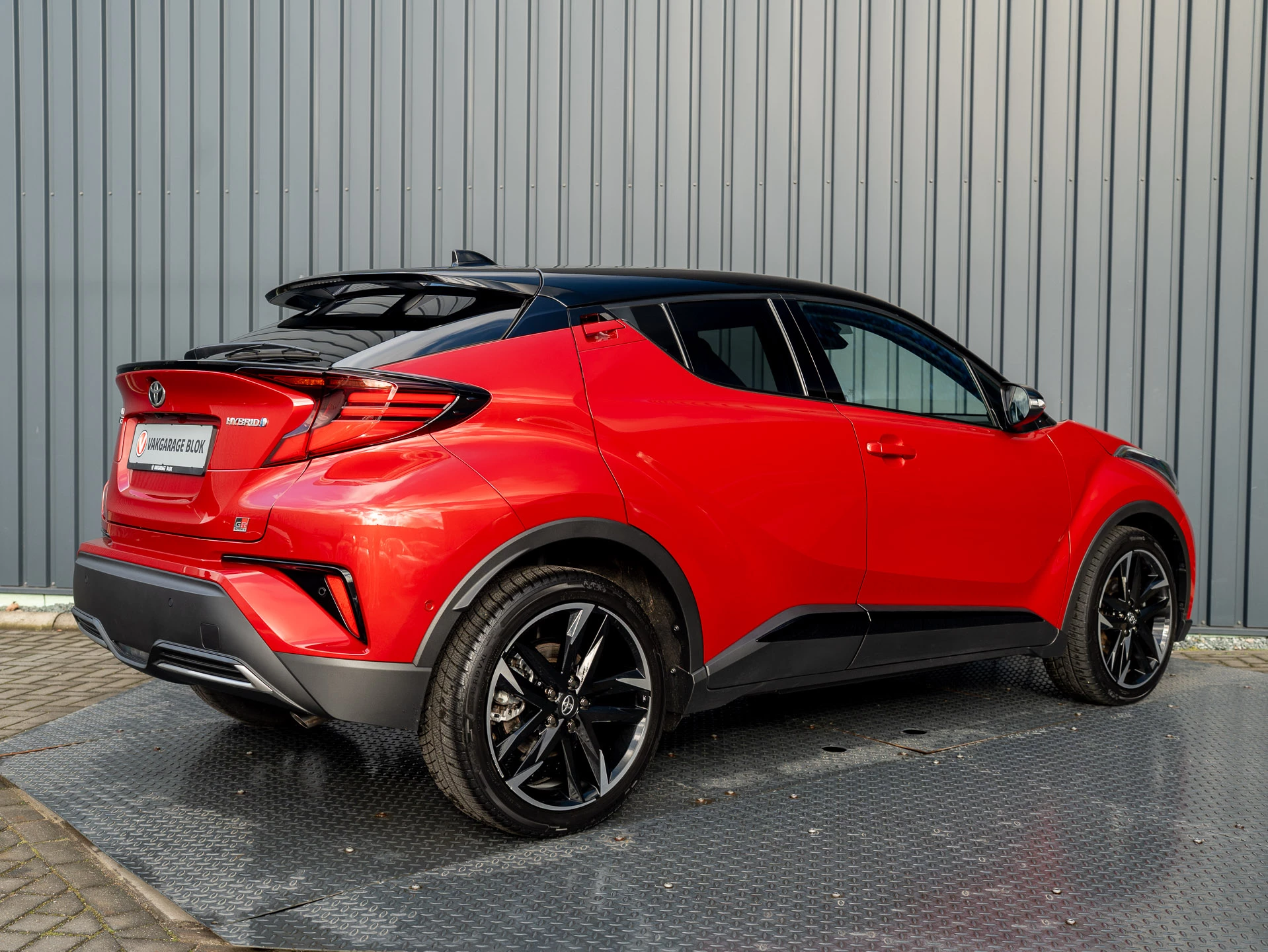 Hoofdafbeelding Toyota C-HR