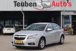 Chevrolet Cruze 1.8 LT Navigatie, Lichtmetalen wielen, Elektrische ramen, Parkeersensoren